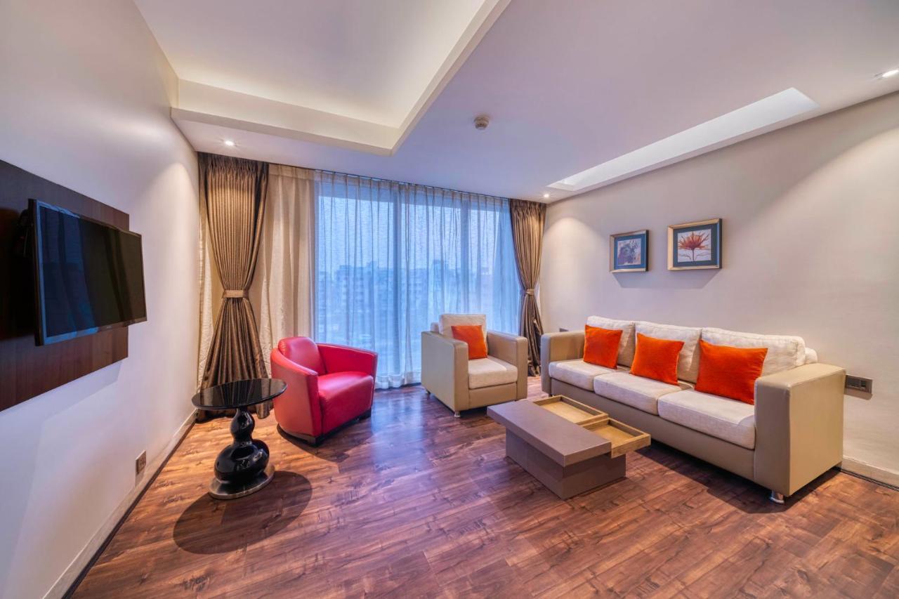 Holiday Inn Kolkata Airport By Ihg Eksteriør bilde Living room