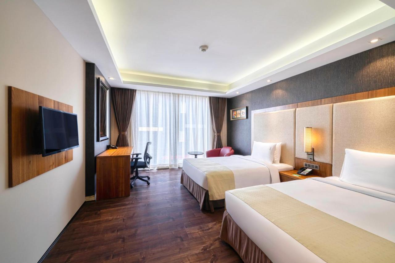 Holiday Inn Kolkata Airport By Ihg Eksteriør bilde Deluxe Room