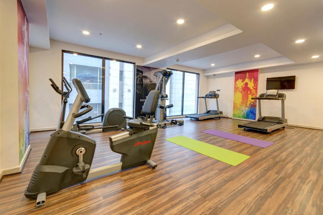 Holiday Inn Kolkata Airport By Ihg Eksteriør bilde The gym at the hotel