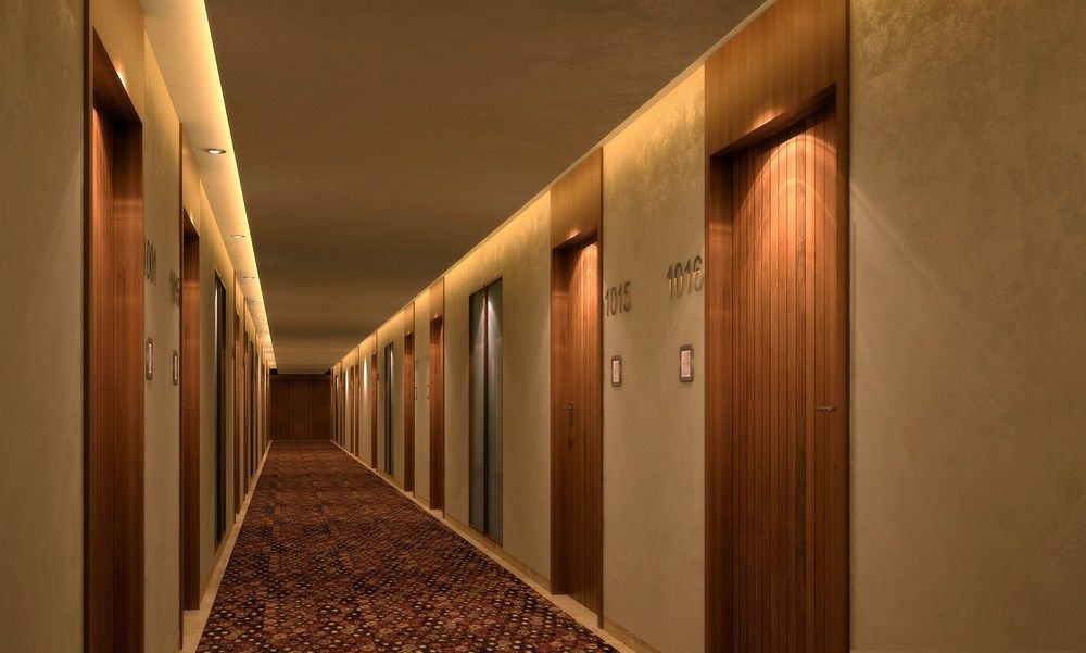 Holiday Inn Kolkata Airport By Ihg Eksteriør bilde A hotel corridor